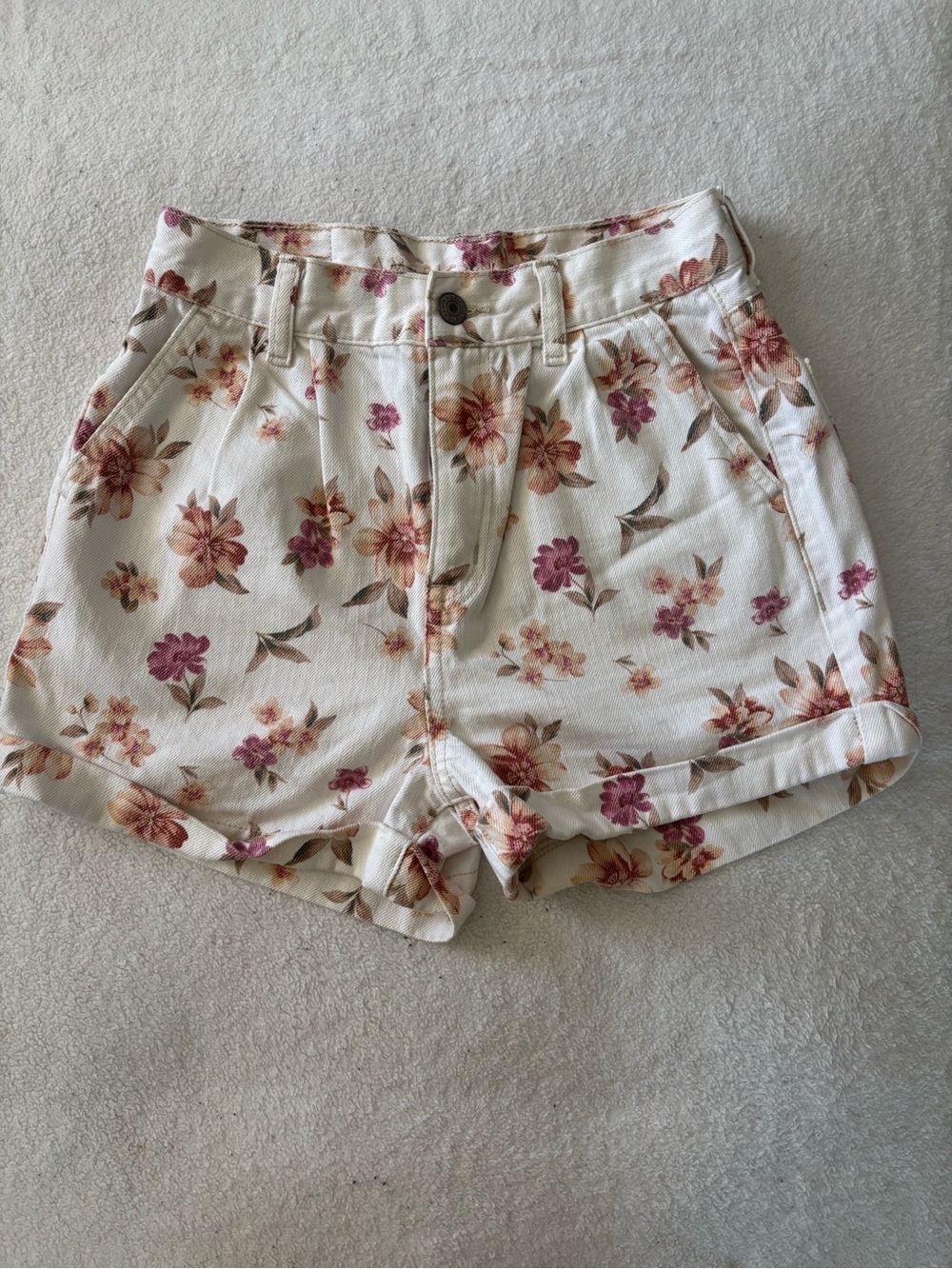 American Eagle Outfitters High-Rise Women’s Shorts